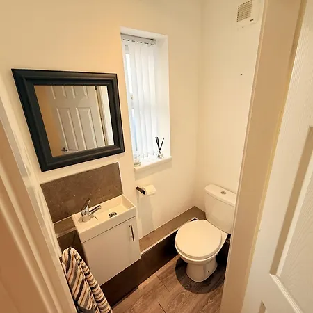 Two Well Presented En-suite Bedrooms For Rent バロー・イン・ファーネス