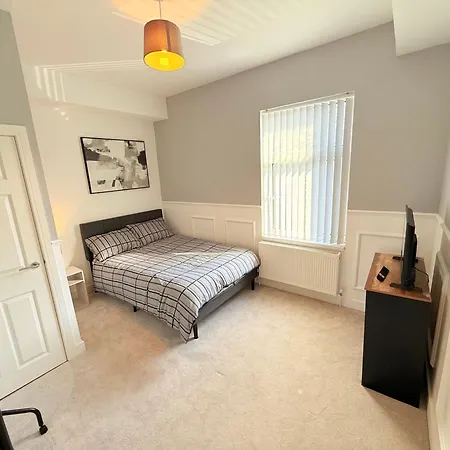 Two Well Presented En-suite Bedrooms For Rent * バロー・イン・ファーネス