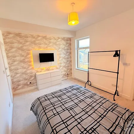 Casa de hóspedes Two Well Presented En-suite Bedrooms For Rent *